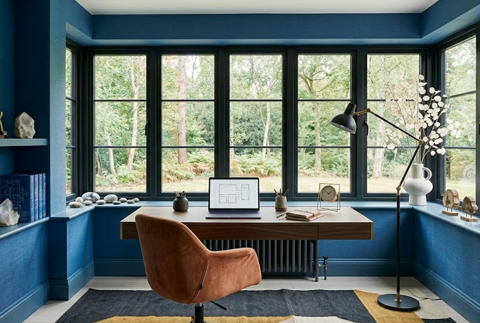 Is It Bad Feng Shui to Put a Desk in Front of a Window